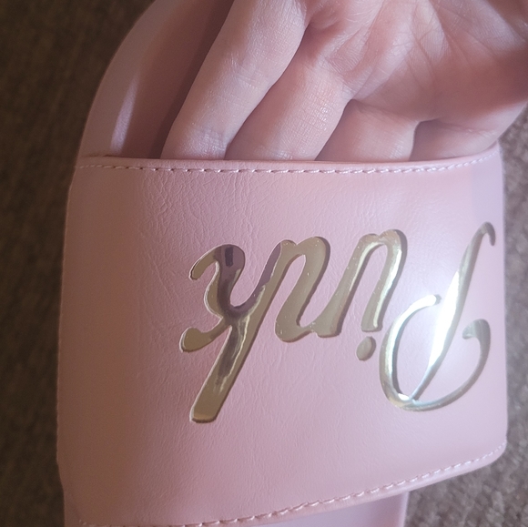 NWOBVictoria's Secret Pink Slides - Picture 5 of 5
